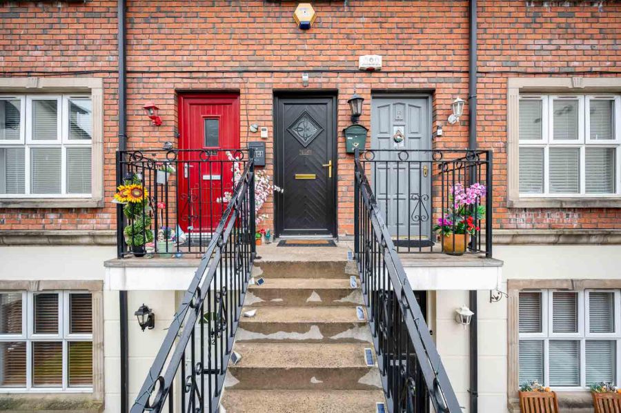15 Galway Manor