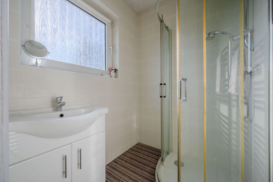 63 Kingsdale Park