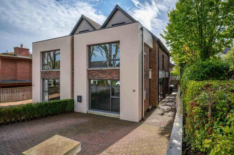 17 Knockburn Park