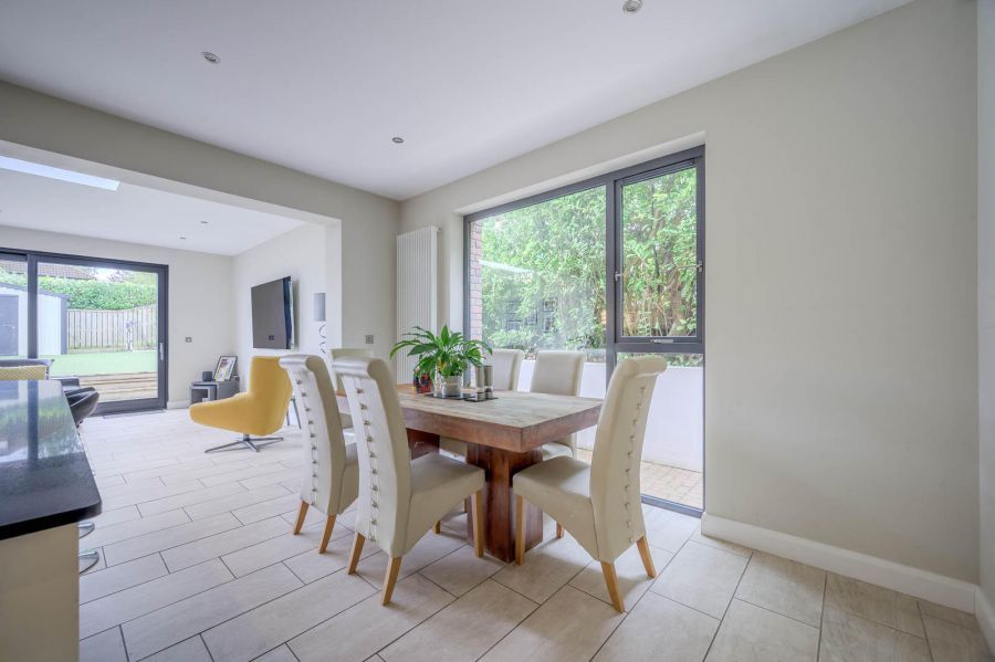 17 Knockburn Park