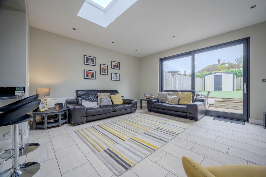17 Knockburn Park