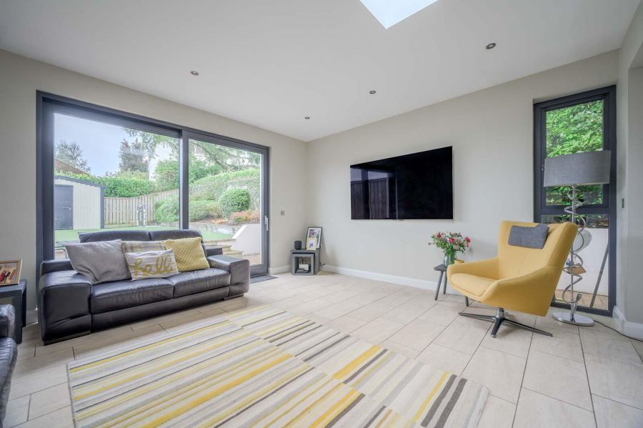 17 Knockburn Park