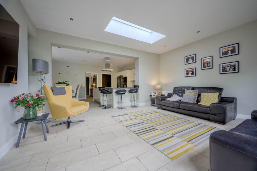 17 Knockburn Park