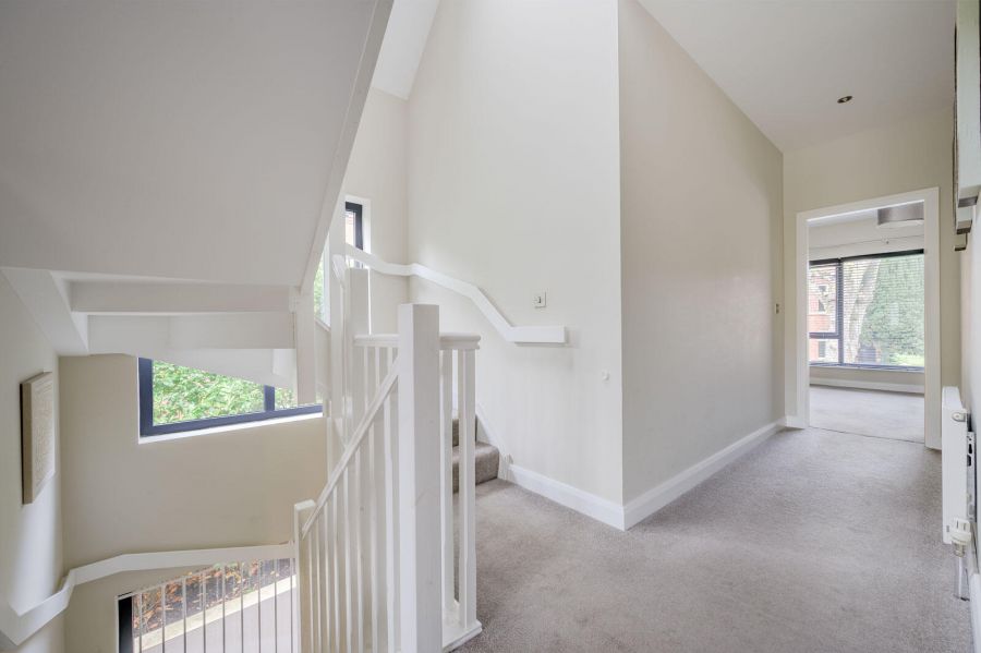 17 Knockburn Park