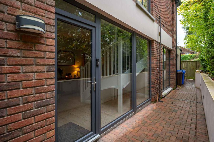 17 Knockburn Park