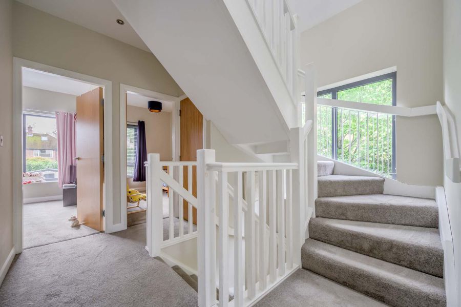 17 Knockburn Park