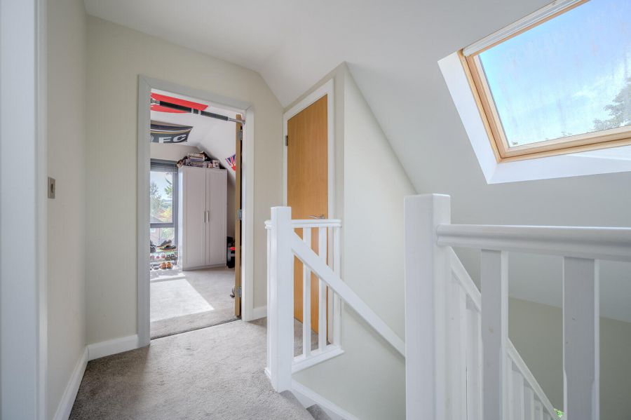 17 Knockburn Park