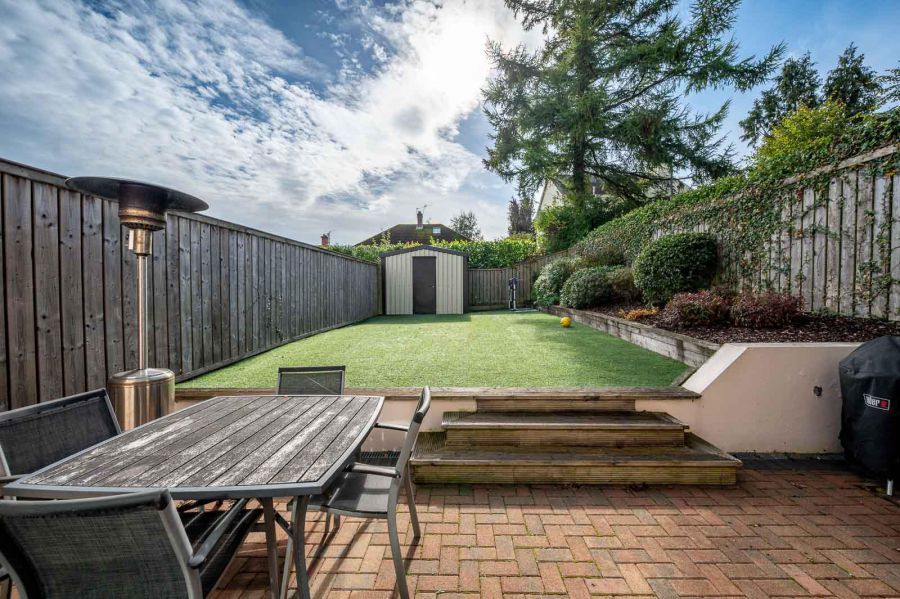 17 Knockburn Park