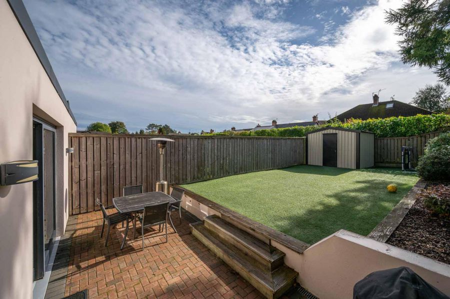 17 Knockburn Park