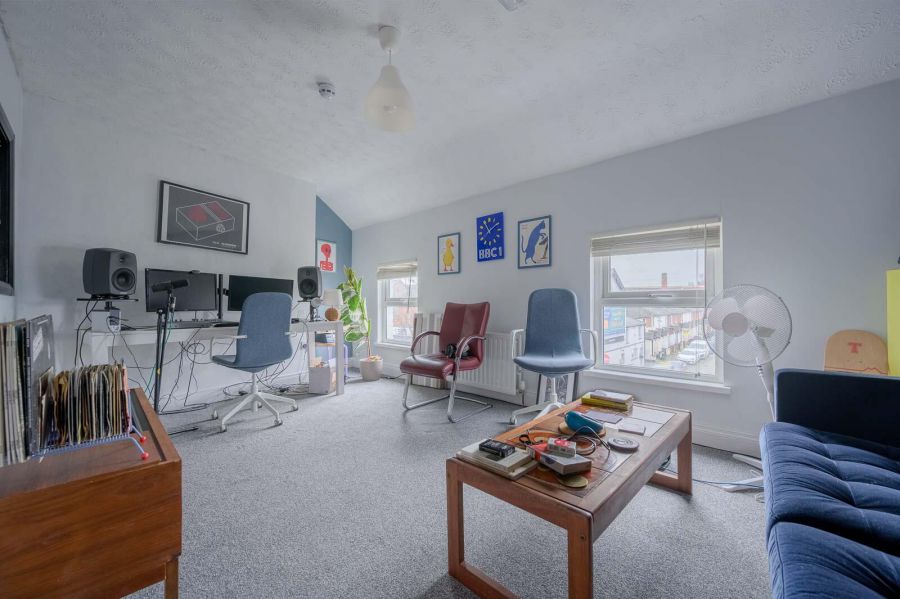 116 Bloomfield Avenue