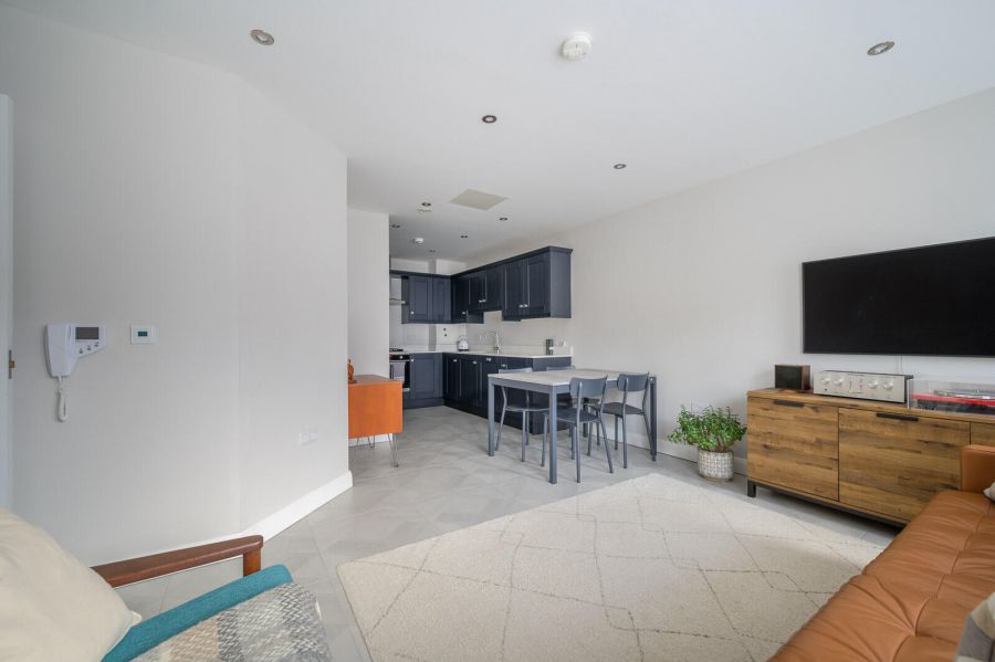 Apartment 8 Castlehill Wood