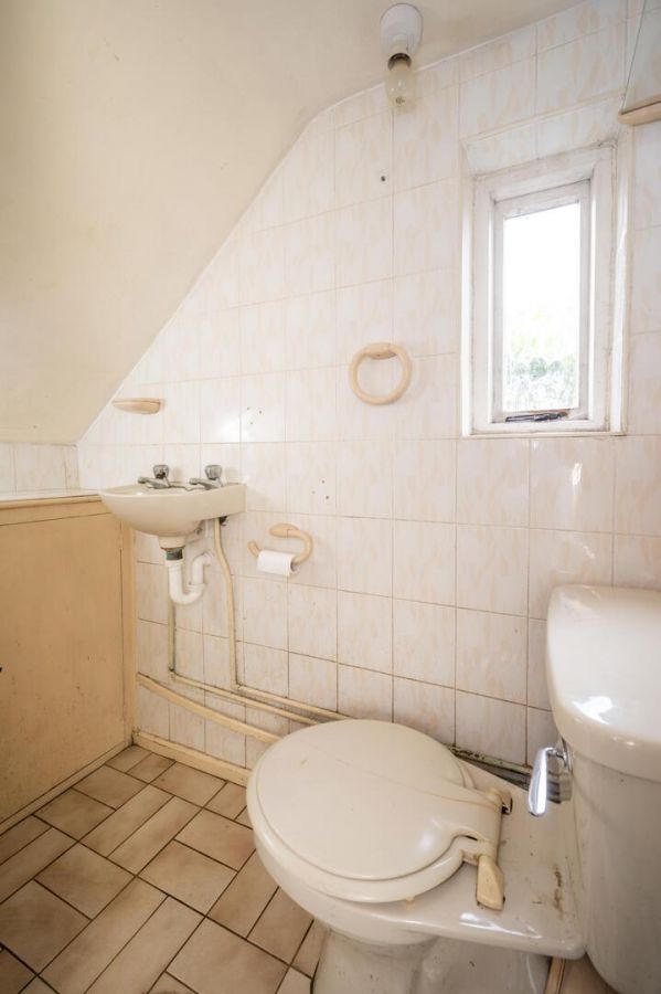 9 Sandown Park South