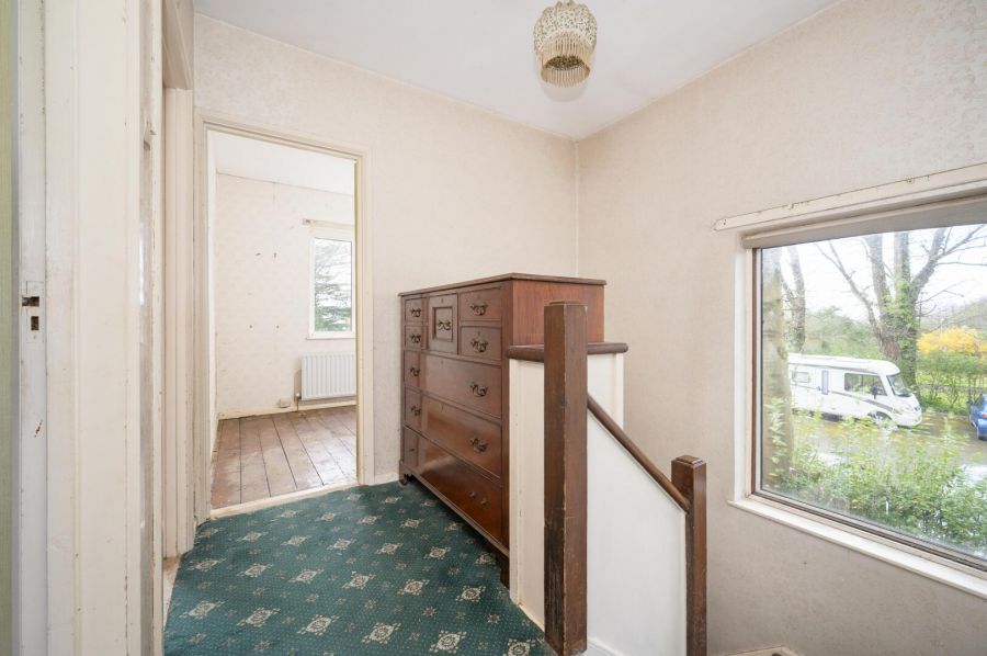 9 Sandown Park South