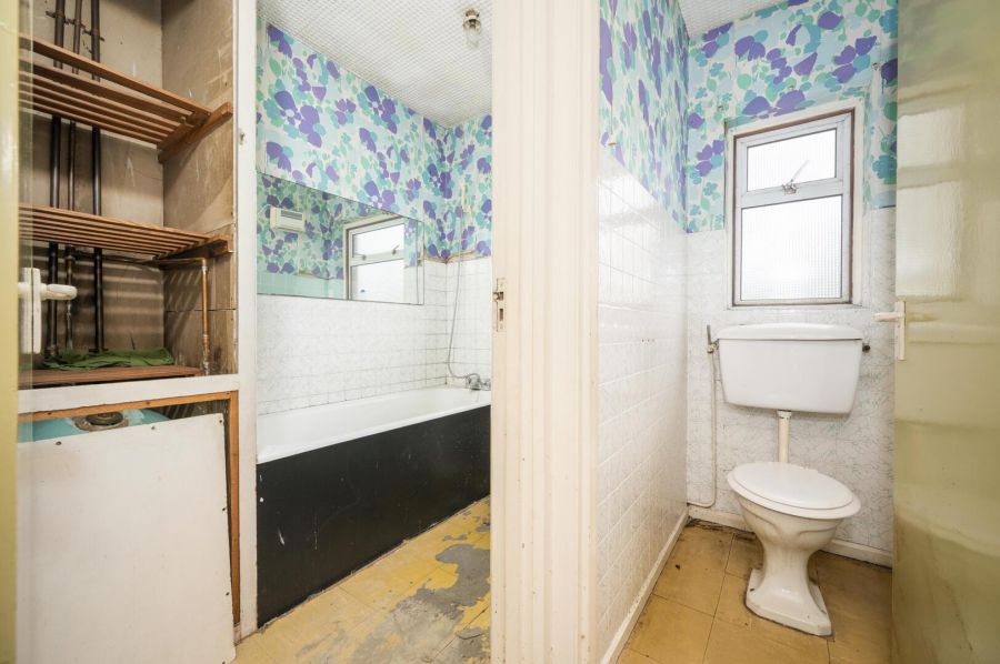 9 Sandown Park South