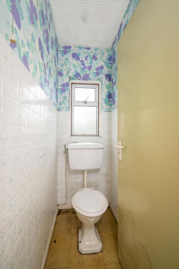 9 Sandown Park South