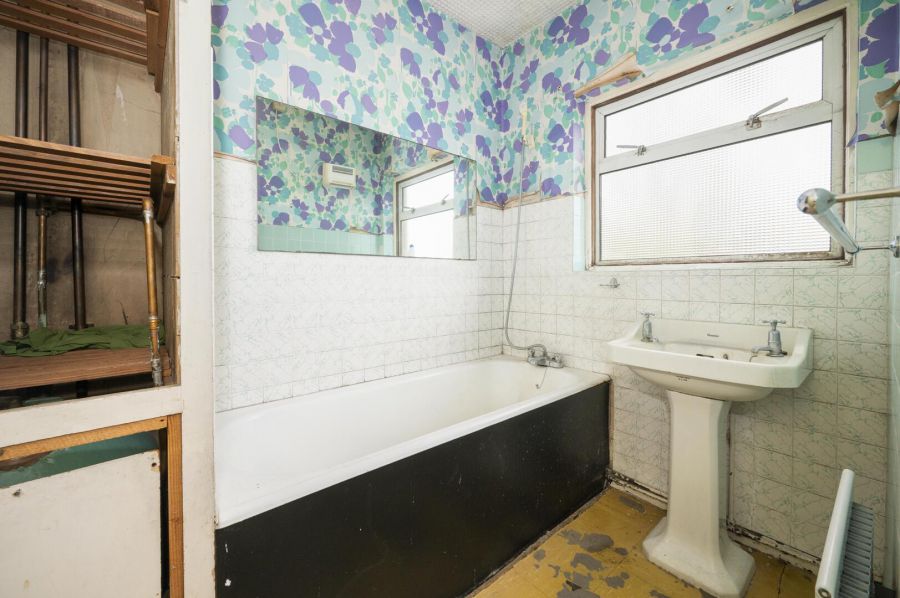 9 Sandown Park South