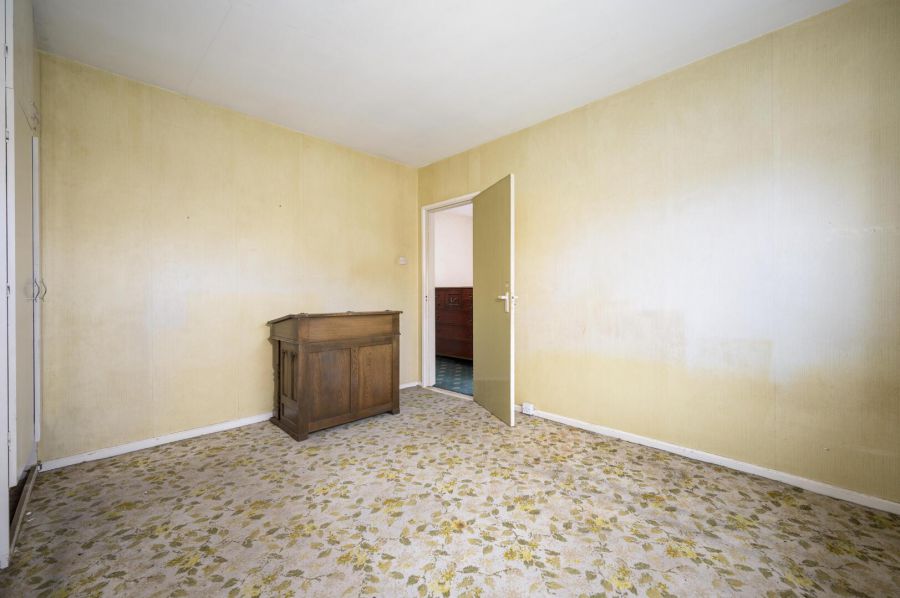 9 Sandown Park South