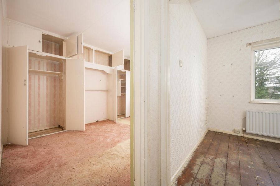 9 Sandown Park South