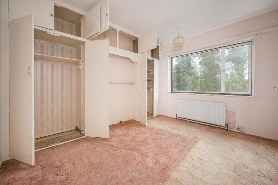 9 Sandown Park South