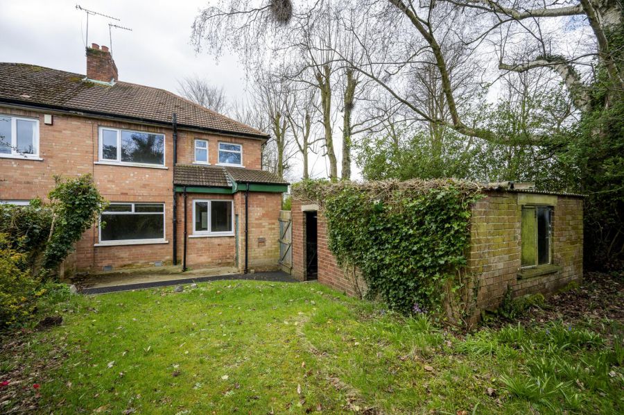 9 Sandown Park South