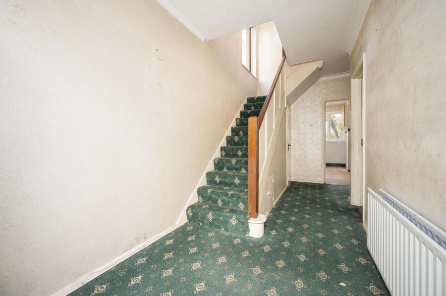 9 Sandown Park South