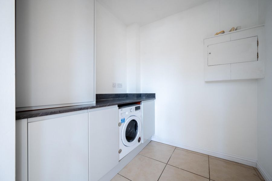 Apt 40, 1A Fane Street