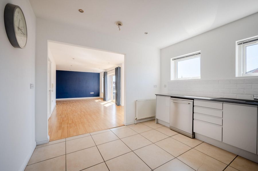 Apt 40, 1A Fane Street