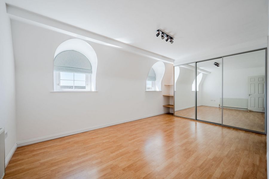 Apt 40, 1A Fane Street