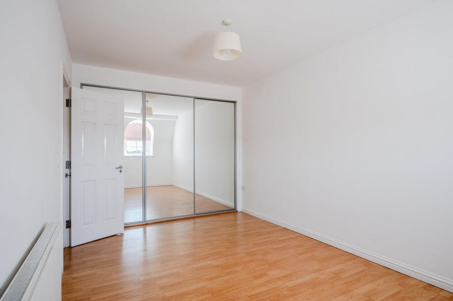Apt 40, 1A Fane Street