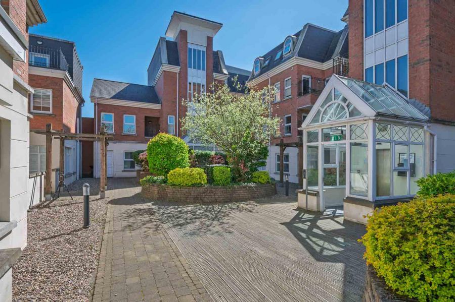 Apt 40, 1A Fane Street