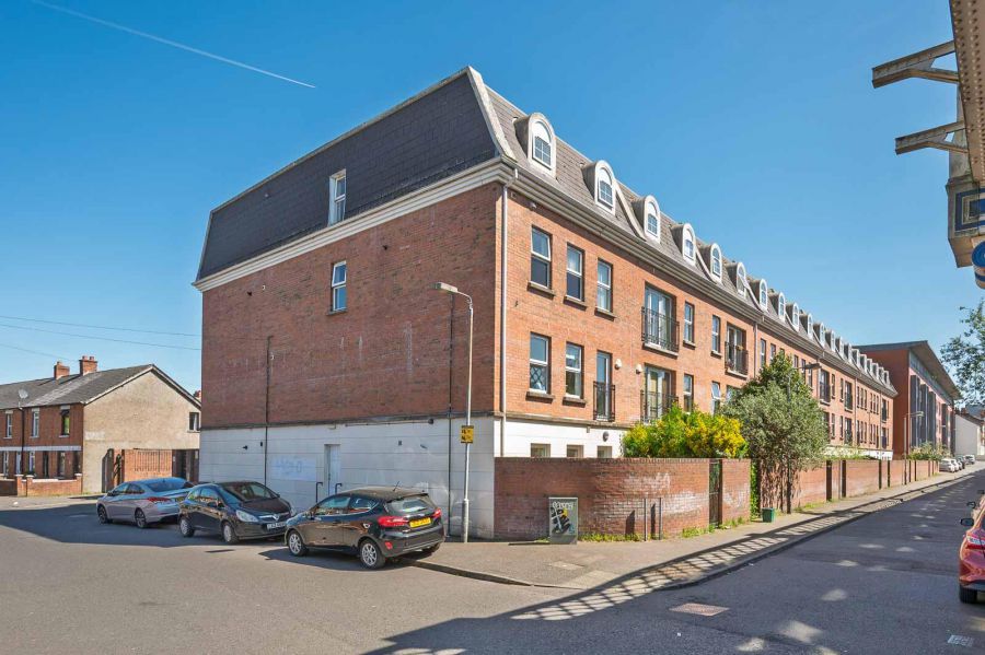 Apt 40, 1A Fane Street