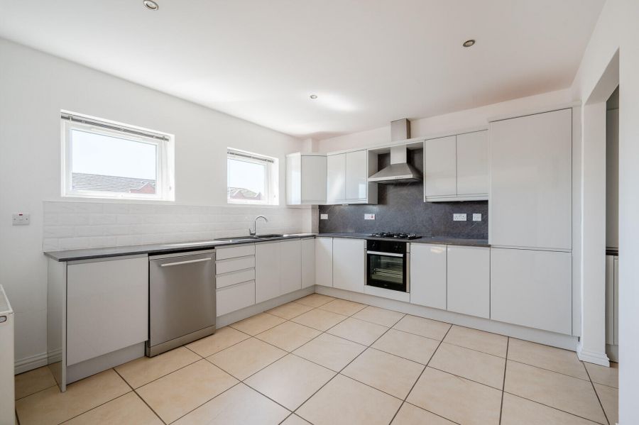 Apt 40, 1A Fane Street