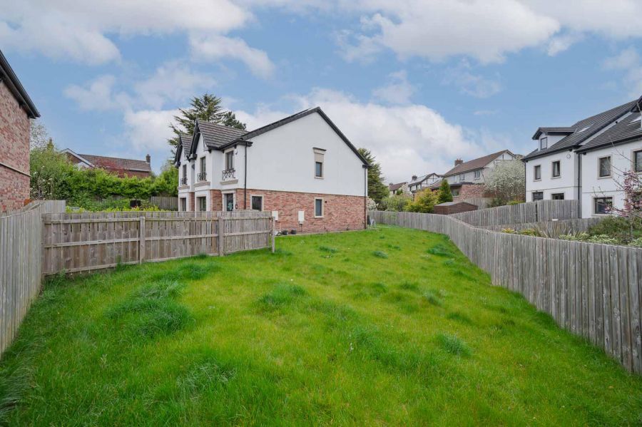 17 Castlehill Wood
