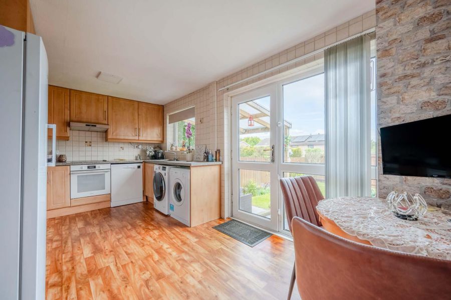 11 Kilmory Gardens
