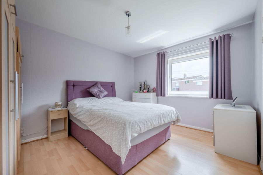 11 Kilmory Gardens