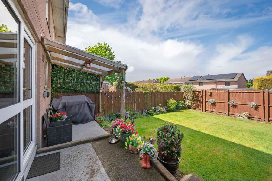 11 Kilmory Gardens