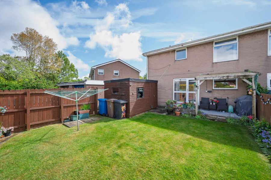 11 Kilmory Gardens