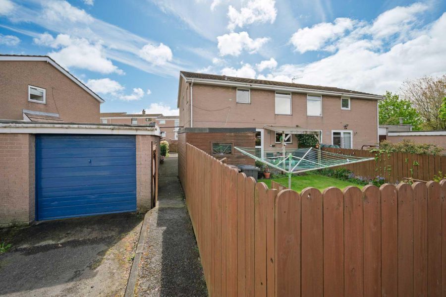 11 Kilmory Gardens