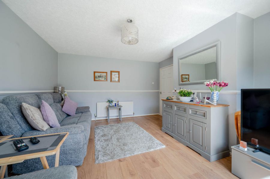 11 Kilmory Gardens