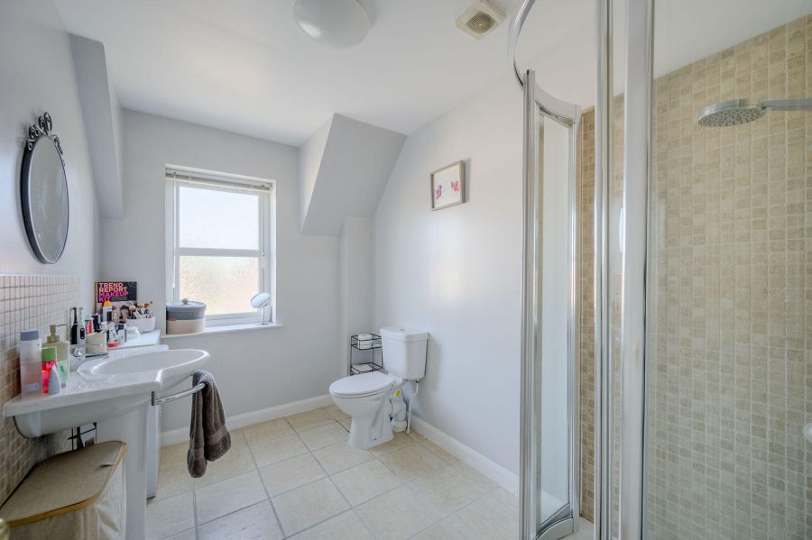 18 Strathearn Lane