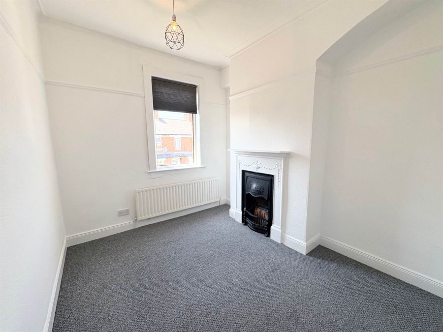 24 Eastleigh Crescent