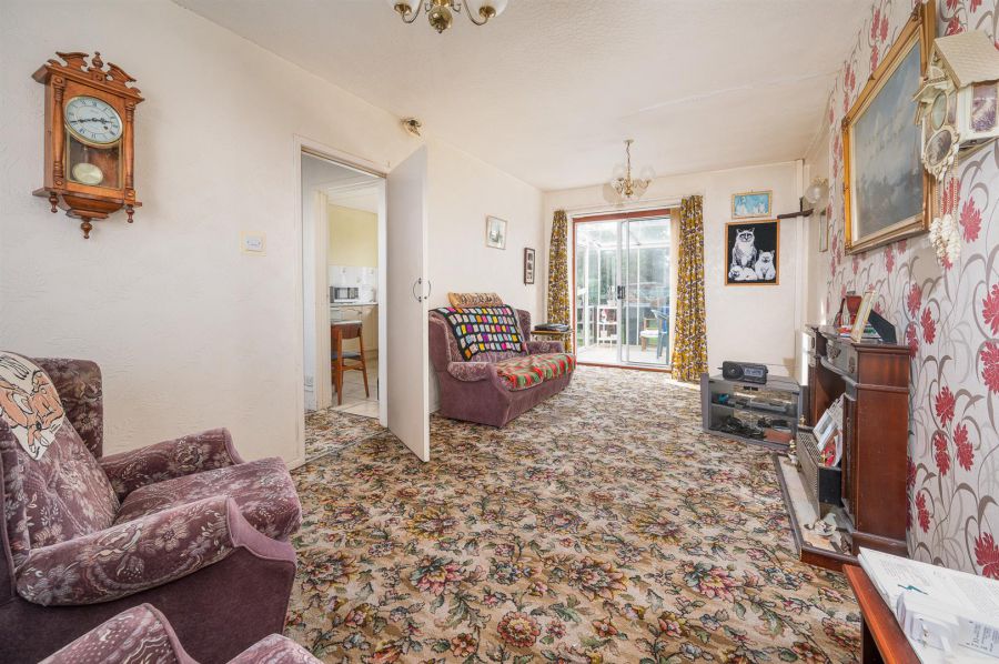 27 Thornhill Parade