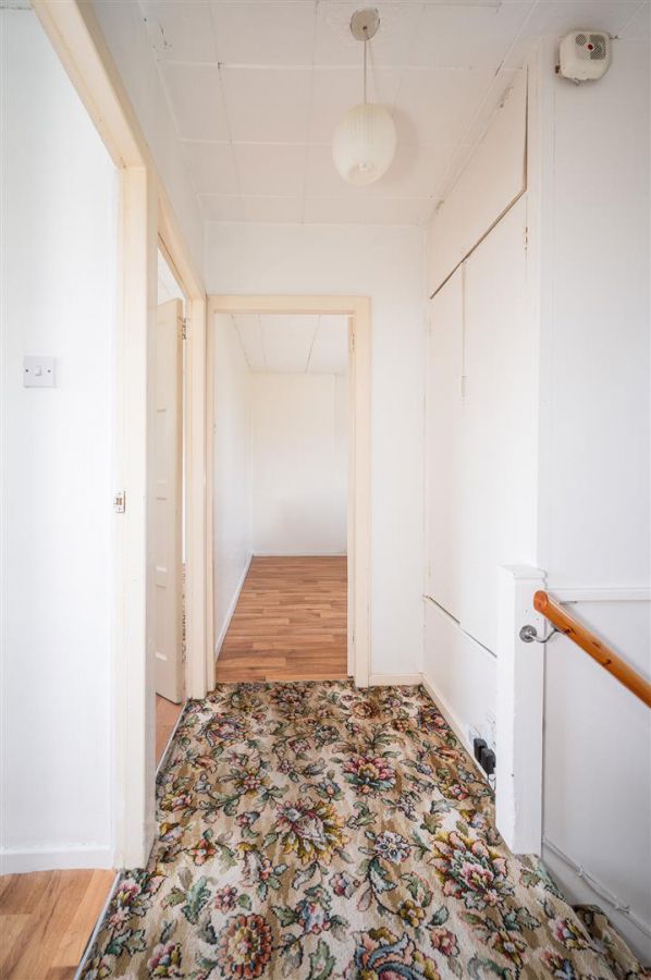 27 Thornhill Parade