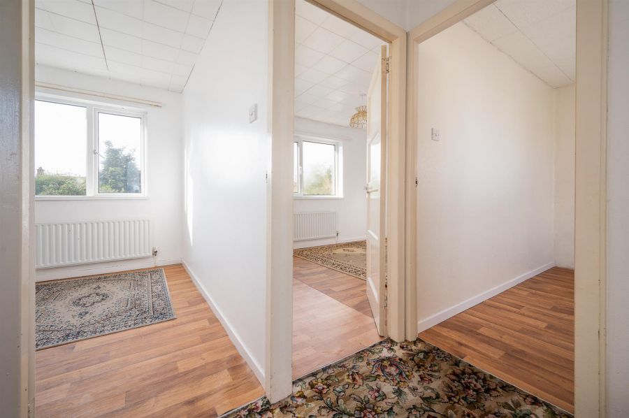 27 Thornhill Parade