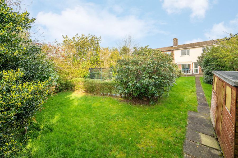 27 Thornhill Parade