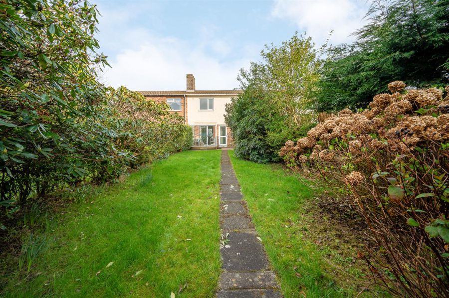 27 Thornhill Parade