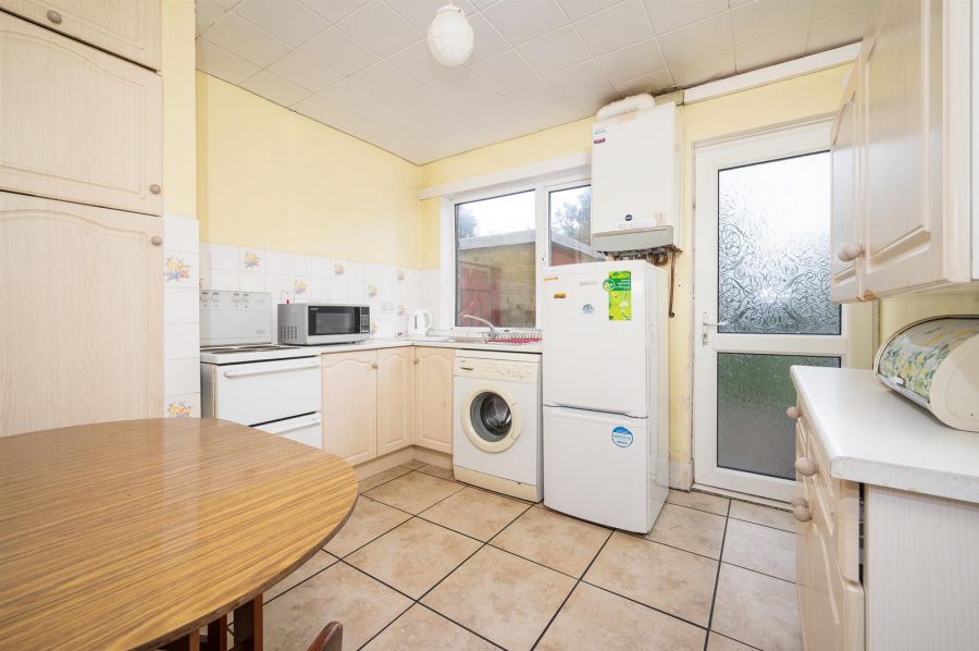 27 Thornhill Parade