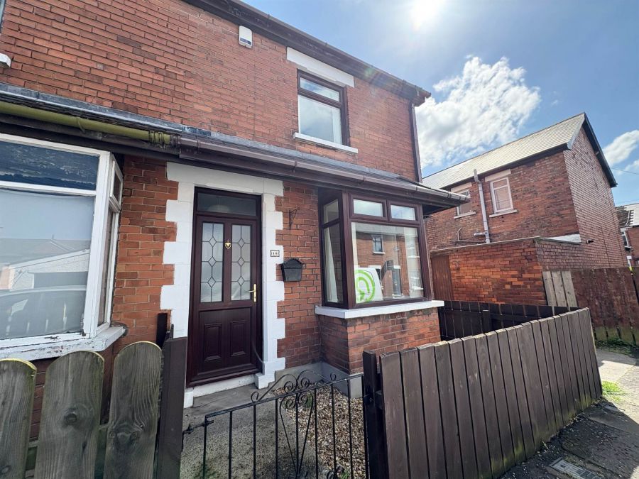 18 Lisavon Parade, Sydenham, Belfast, BT4 1LE