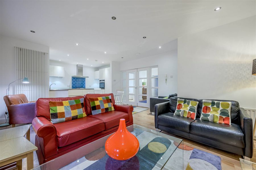 Flat 2 Holyrood Manor