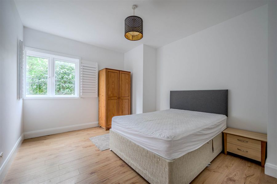 Flat 2 Holyrood Manor